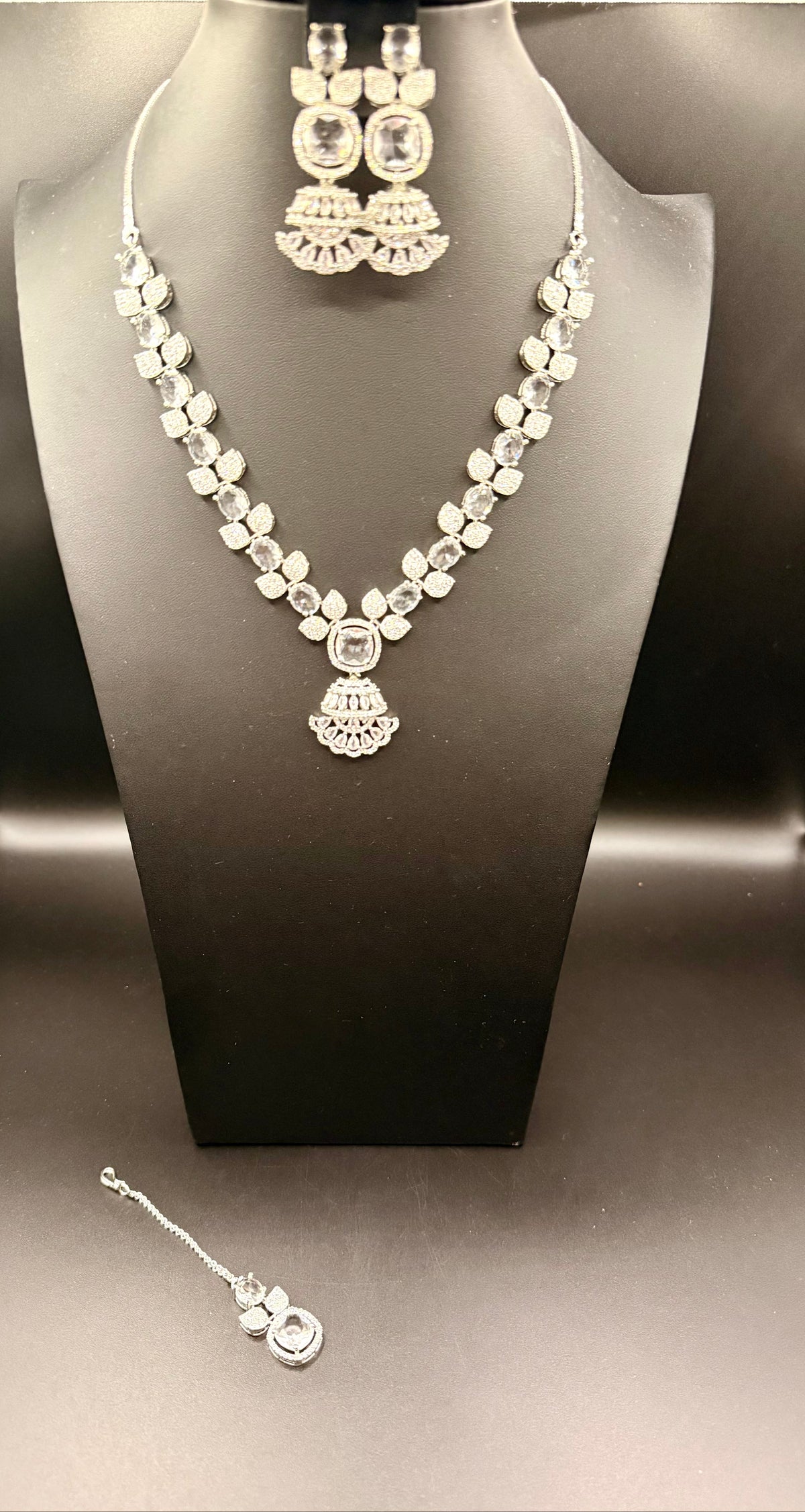 The Regal Majesty AD jewellery set – By Famaza Couture