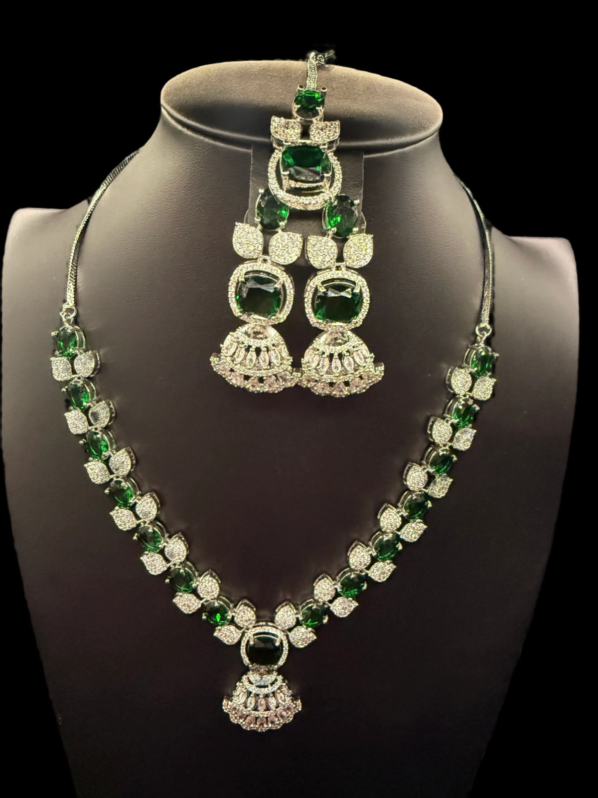 The Regal Majesty AD jewellery set – By Famaza Couture