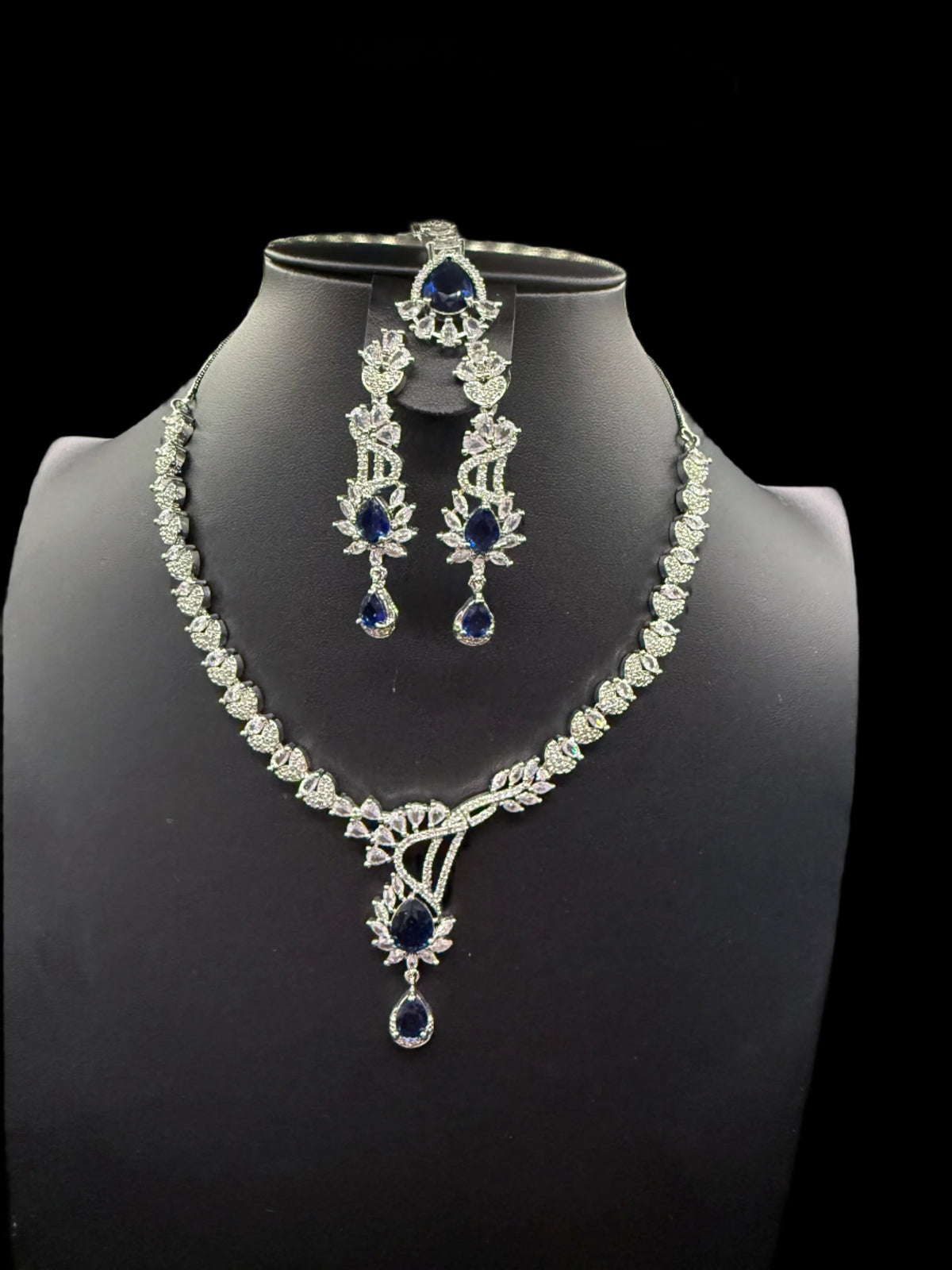 The AD jewellery set – By Famaza Couture