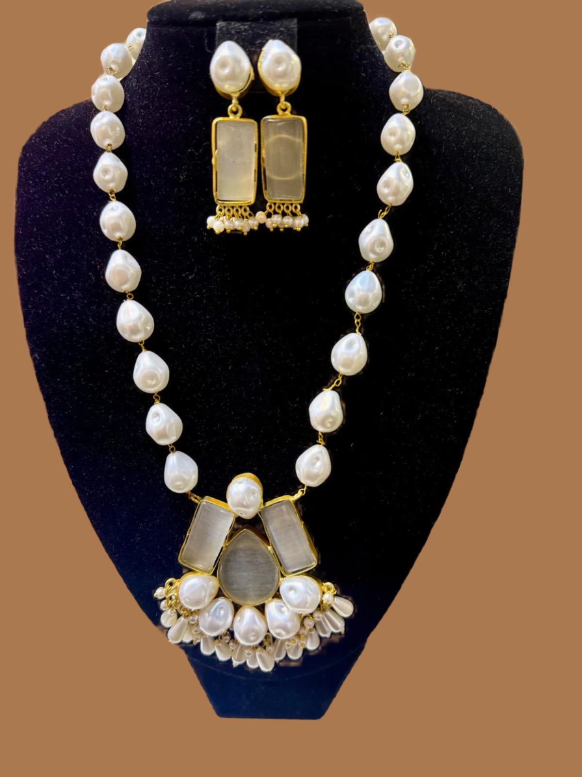 Mother of pearl & Mona lisa stone Mala Set | Regal Jewellery – Famaza Couture