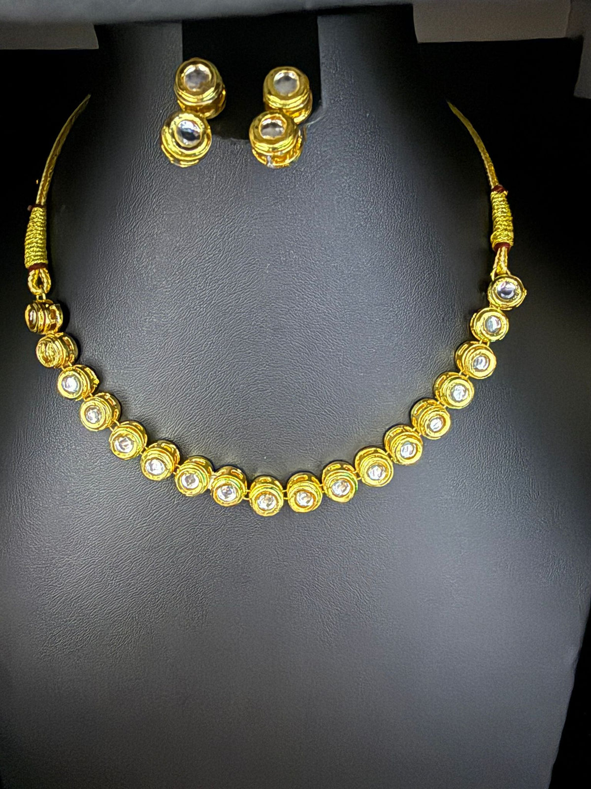 Gold plated Kundun sleek Choker Necklace set | Elegant Party & Bridal Jewellery – Famaza Couture