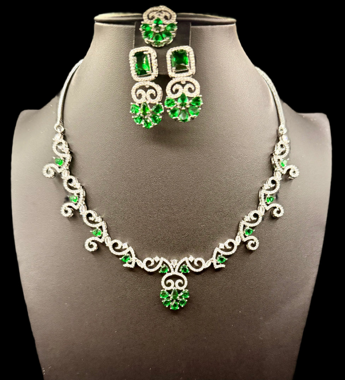 The Real elegance AD jewellery set – By Famaza Couture