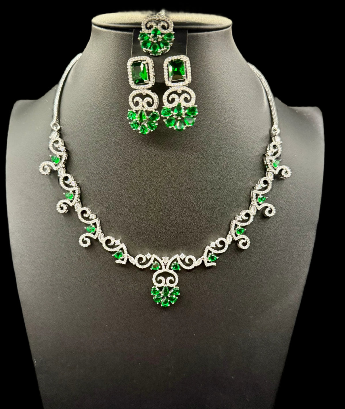 The Real elegance AD jewellery set – By Famaza Couture