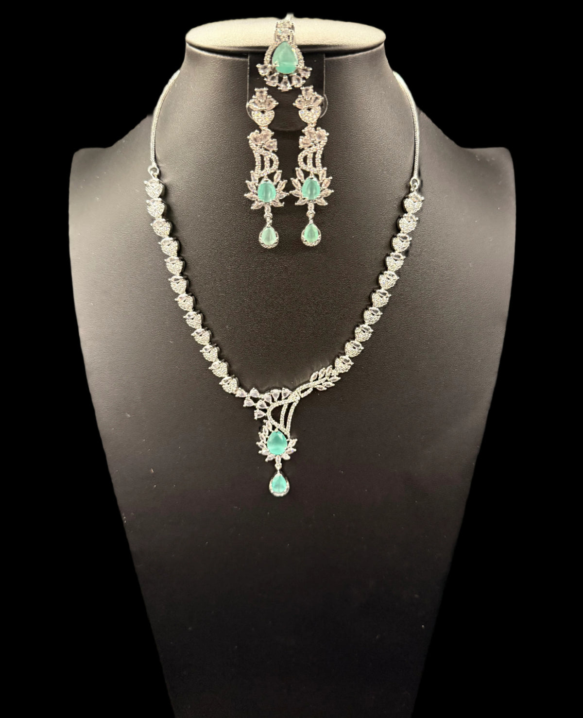 The AD jewellery set – By Famaza Couture