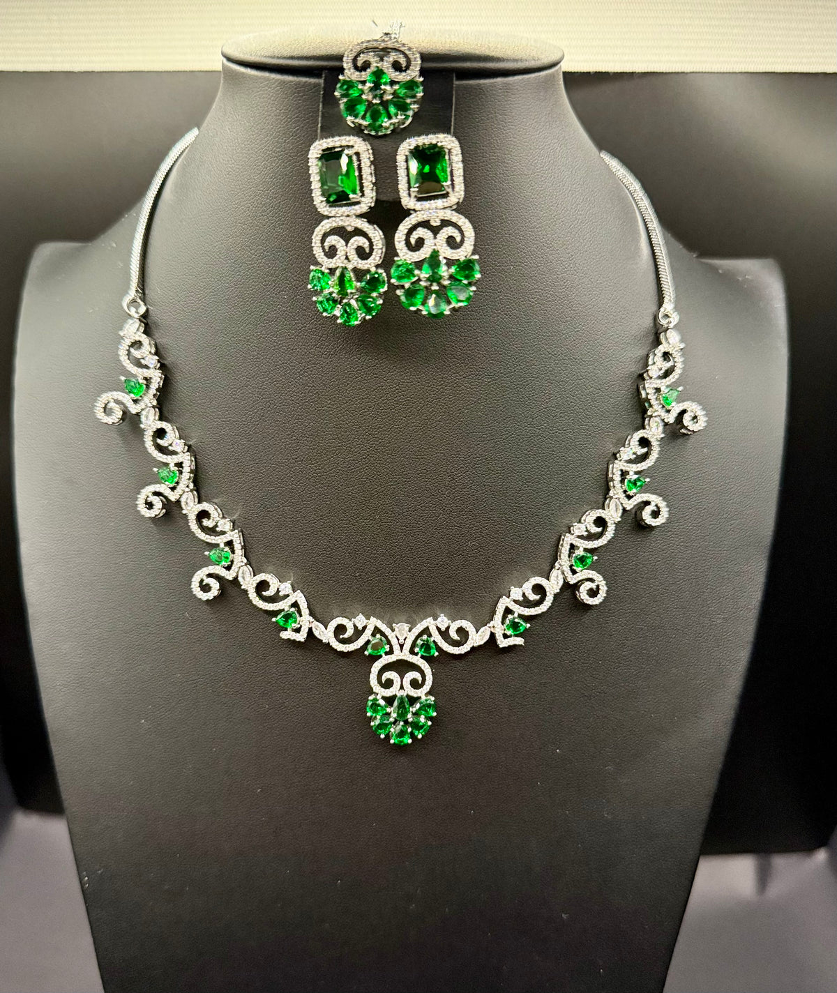 The Real elegance AD jewellery set – By Famaza Couture