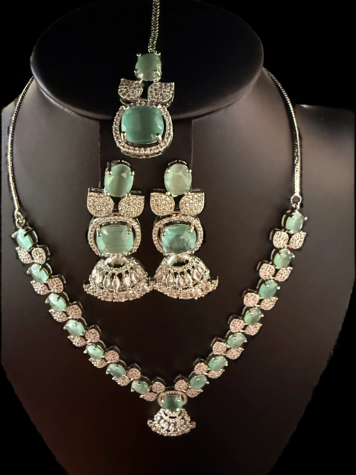 The Regal Majesty AD jewellery set – By Famaza Couture