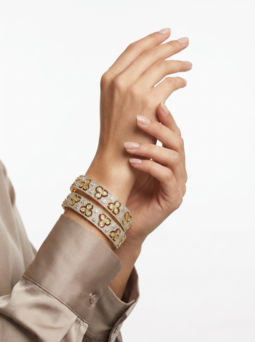 Handmade Dual-Tone Floral Trefoil Bangle Set – Gold & Silver Slip-On Kadas ✨