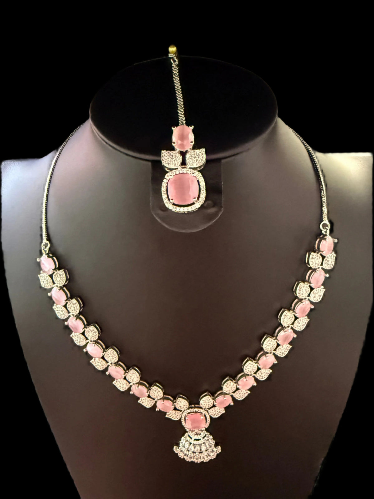 The Regal Majesty AD jewellery set – By Famaza Couture