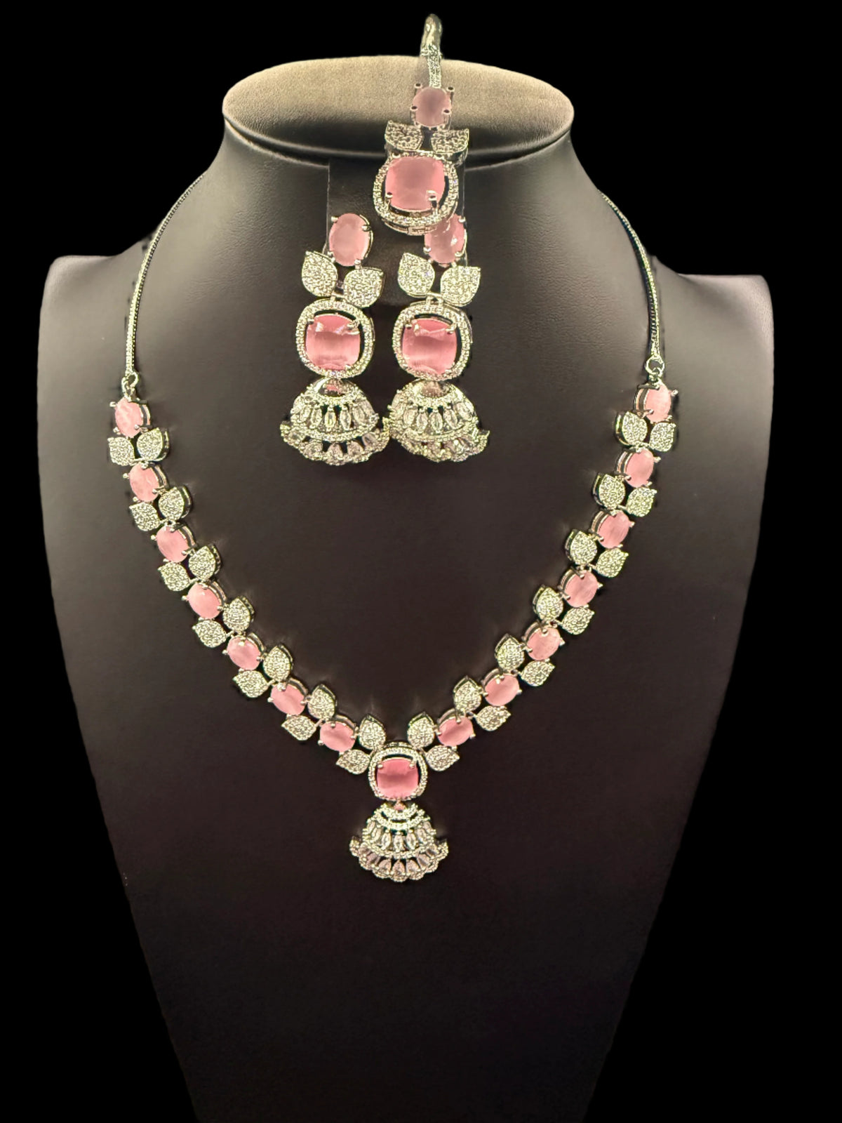 The Regal Majesty AD jewellery set – By Famaza Couture