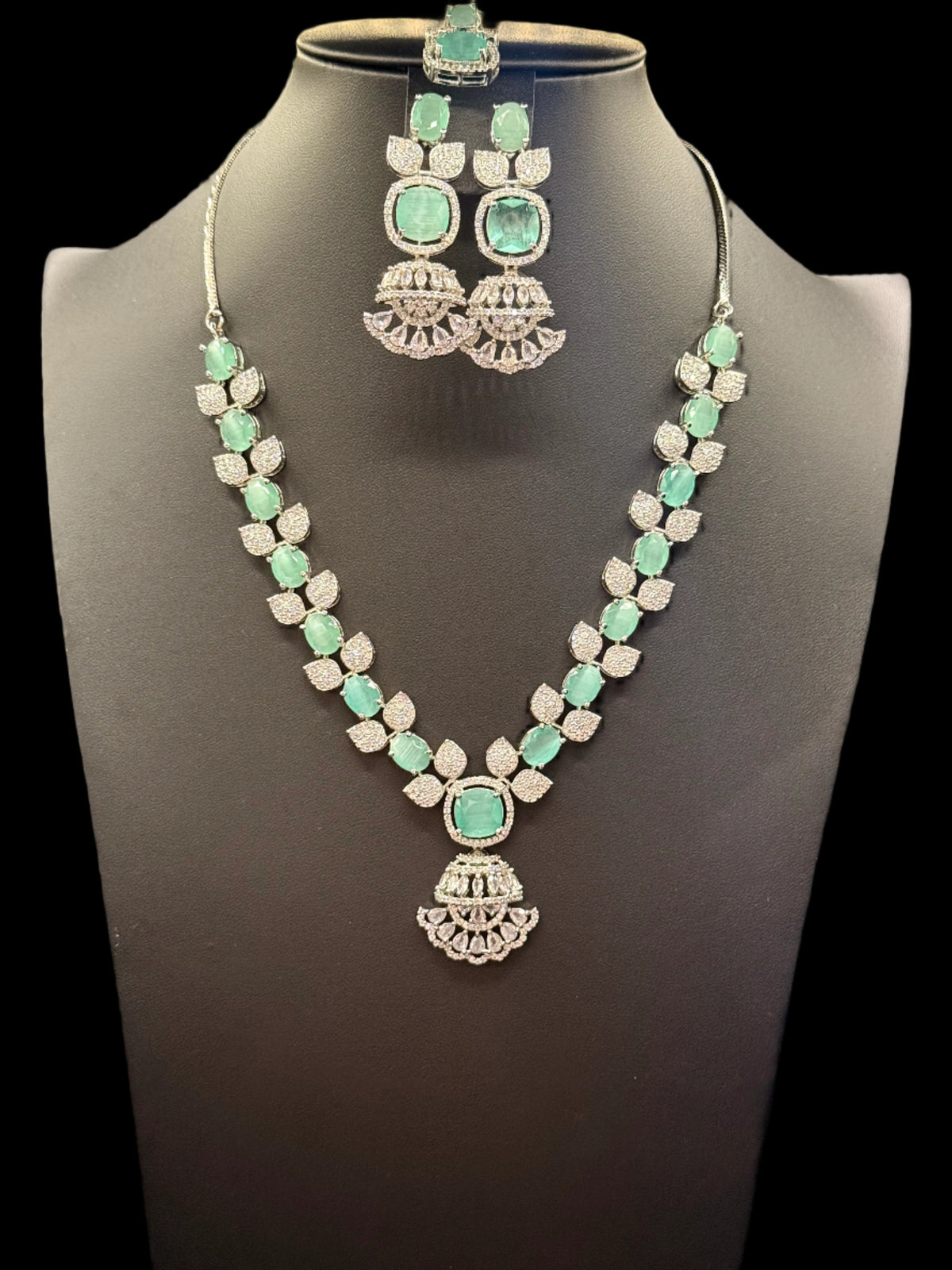 The Regal Majesty AD jewellery set – By Famaza Couture