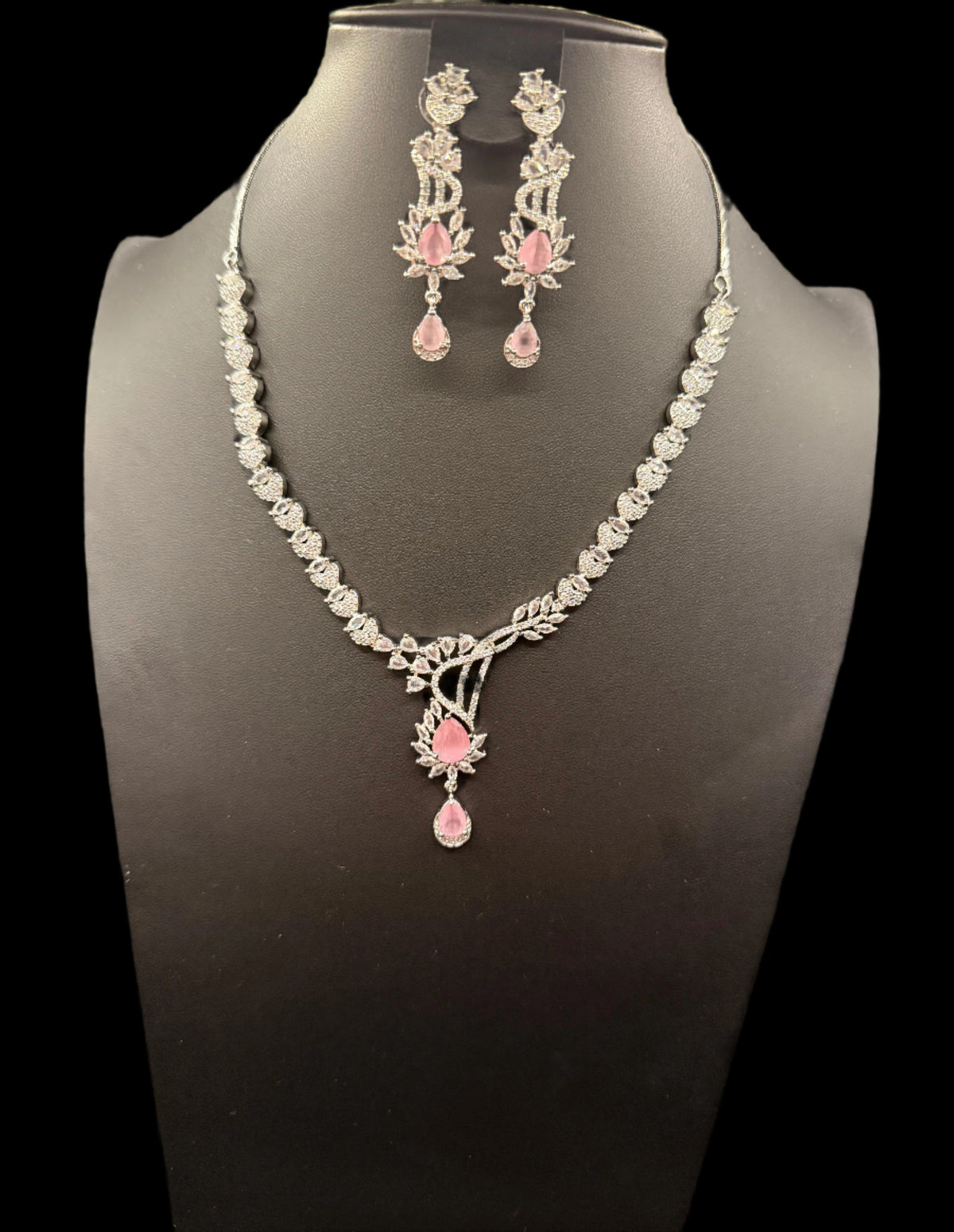 The AD jewellery set – By Famaza Couture