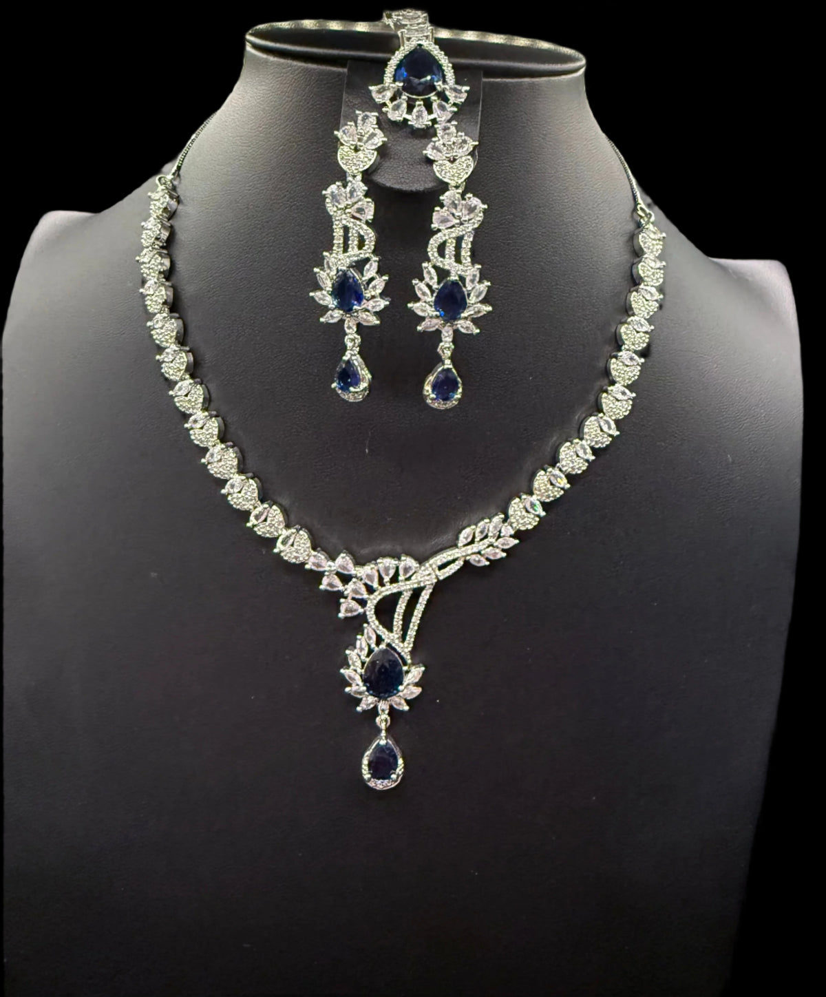 The AD jewellery set – By Famaza Couture