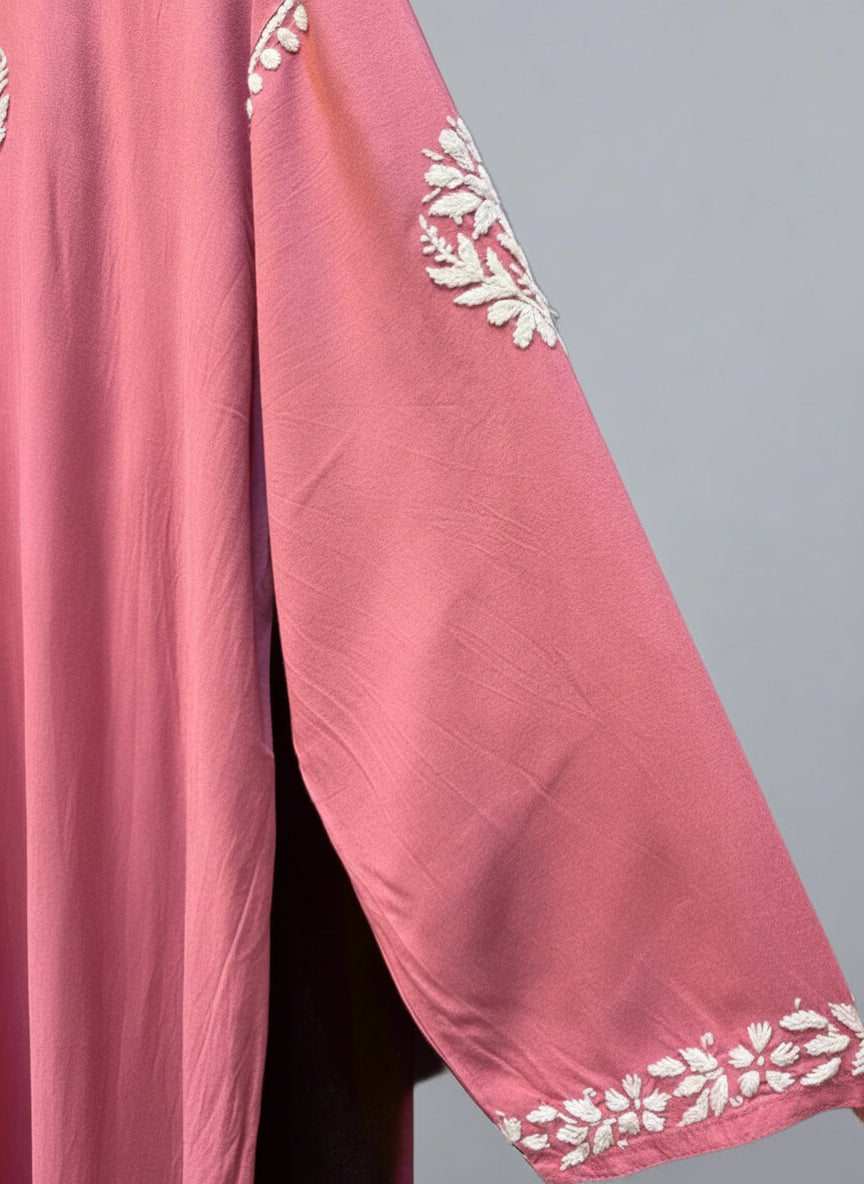 chikankari plus size kurti sleeve