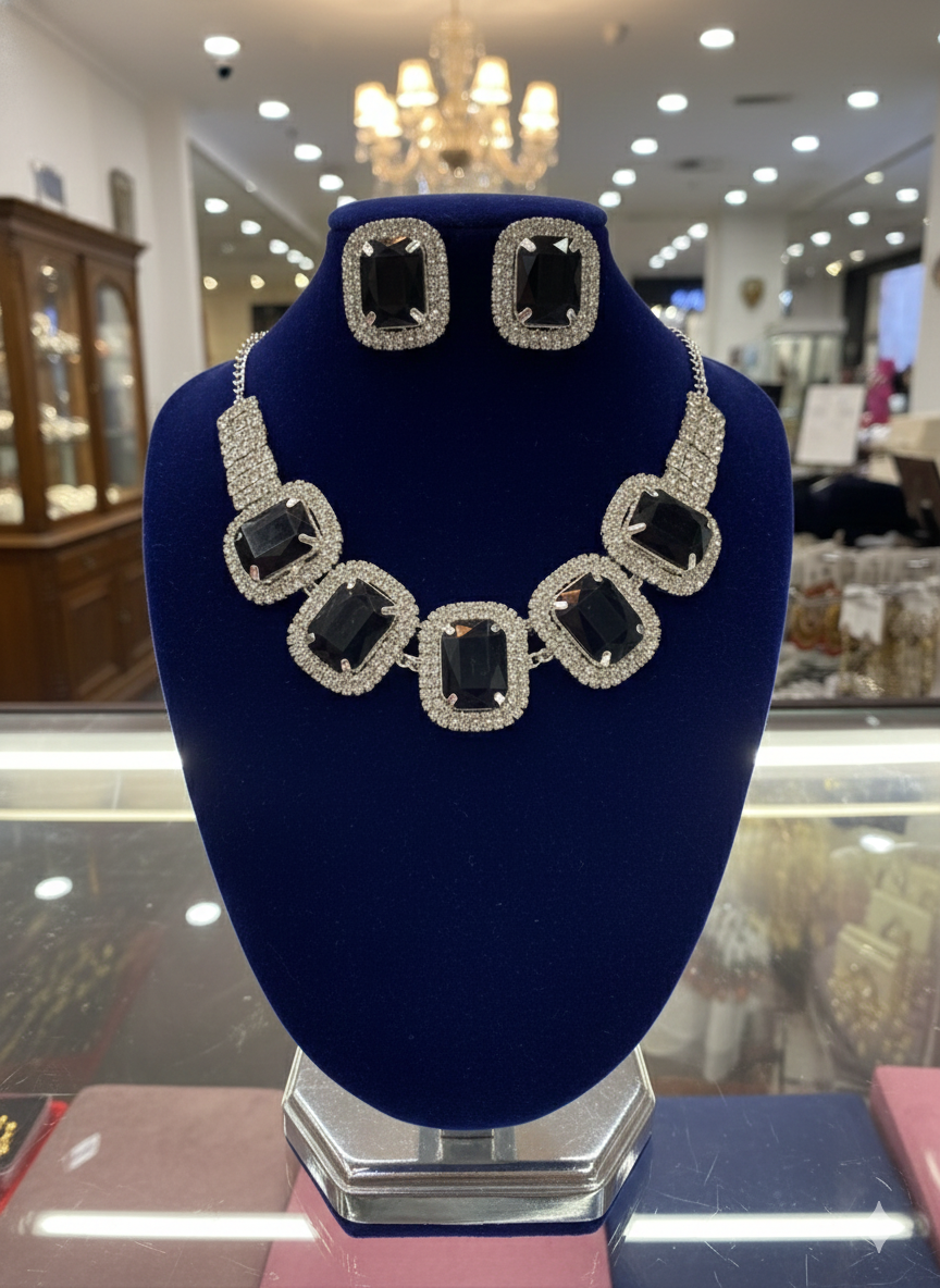 close-up-of-midnight-black-stones-on-silver-necklace