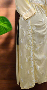 Naira cut Chikankari kurti top side view of slit