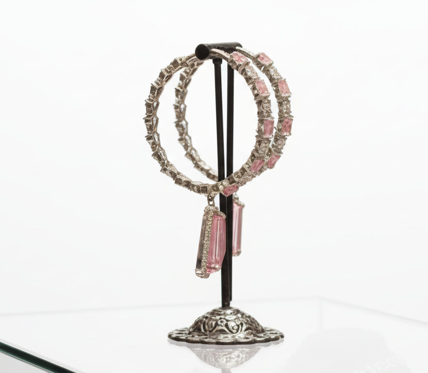 Jewellery display with round earrings 