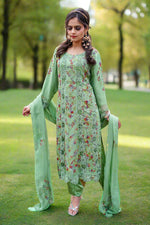 Traditional Green Pakistani 3-Piece Outfit famaza couture 