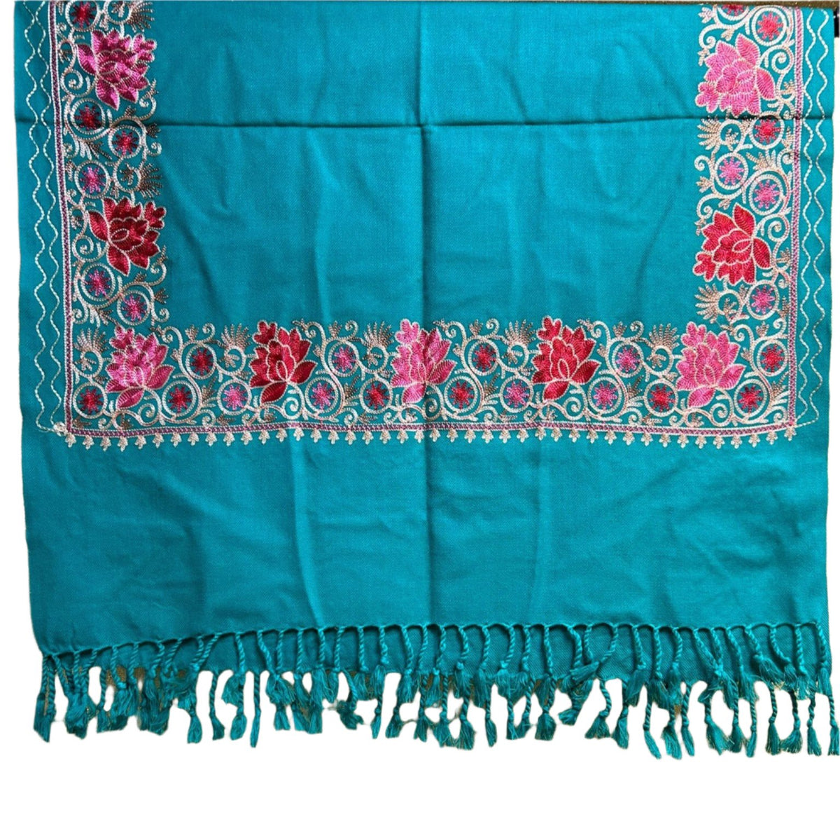 Kashmiri Embroidered Pashmina Scarf/Shawl | Luxurious Aari Work – Famaza Couture