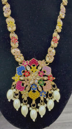 Party wear earringsdetails are showing in the video.