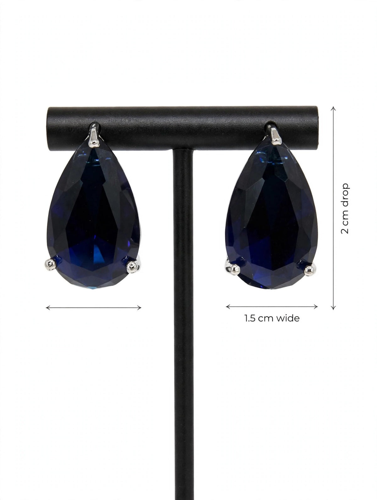 Navy blue teardrop crystal earrings with measurements showing 2 cm length and 1.5 cm width.